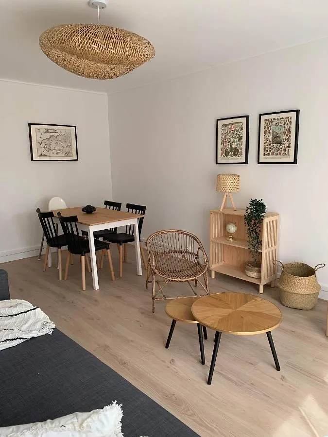 Appartement 40M2 Vue Sur Mer Acces Direct Plage Dinard 0*,  France